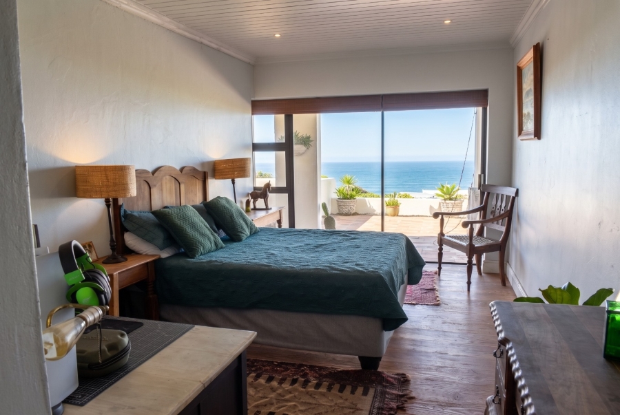 4 Bedroom Property for Sale in Struisbaai Western Cape